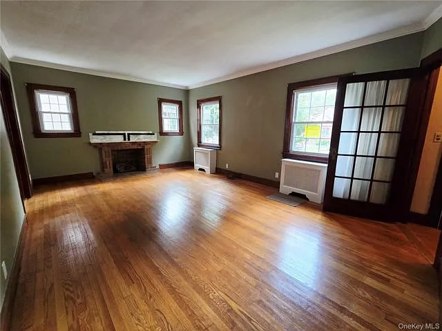 2 bed, 1.0 bath, 1588 sqft, $3,900 — Photo 2