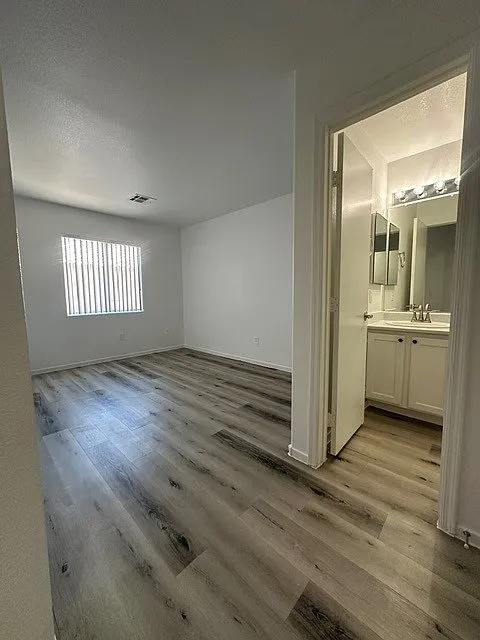 2 bed, 2.5 bath, 1020 sqft, $1,694 — Photo 3