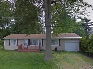 25 Glencoe Dr, Belleville, IL 62221