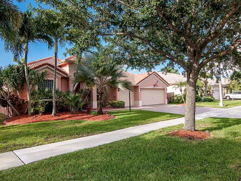 1st image of 16487 Mariposa Circle South
