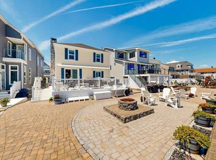 896-896B Shirley St, Winthrop, MA 02152