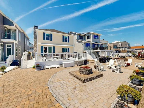 896-896B Shirley St, Winthrop, MA 02152