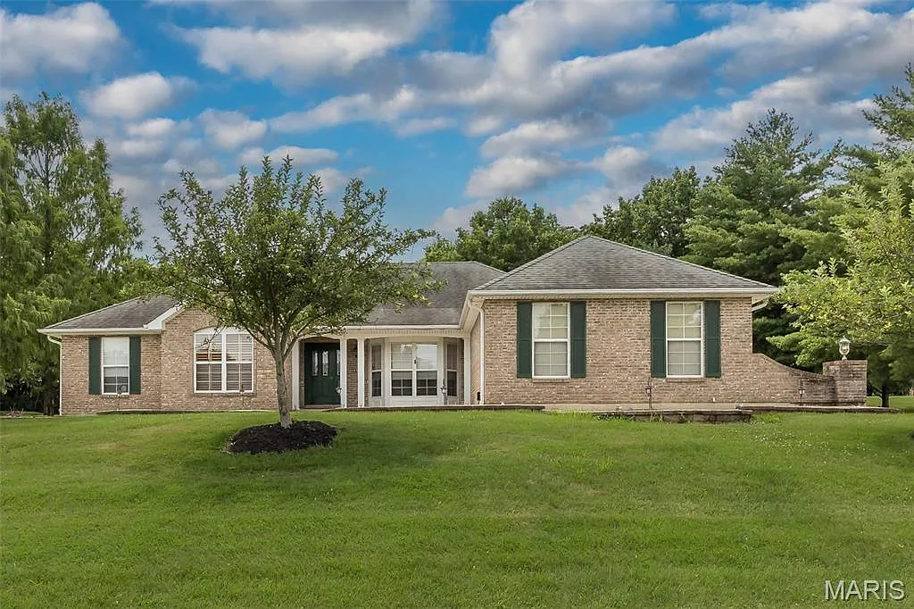 885 Great Park Dr photo 1