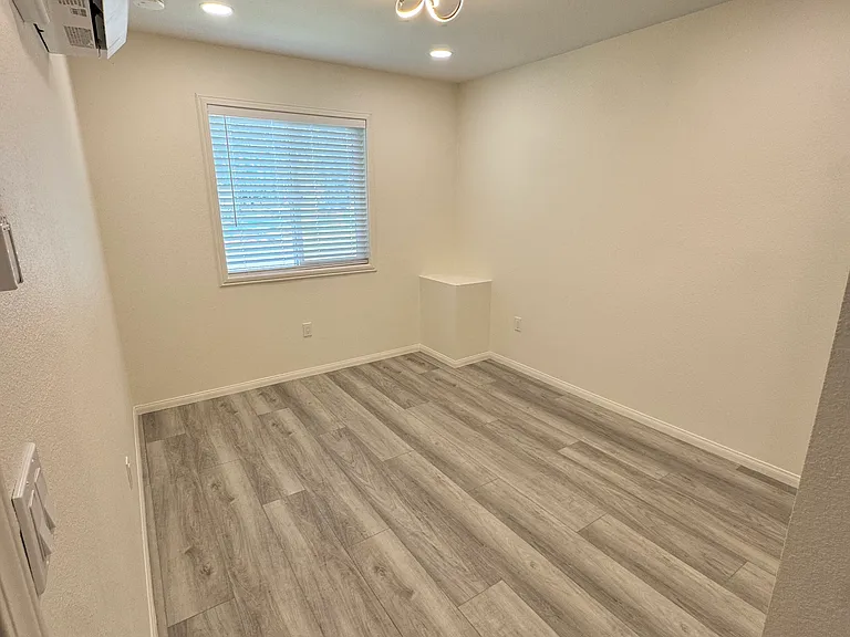 17221 Citron #B — Photo 5