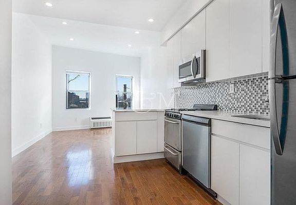 3rd image of 3621 Review Ave APT 3L