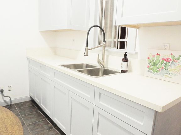 4th image of 1654 W 37th St #1654