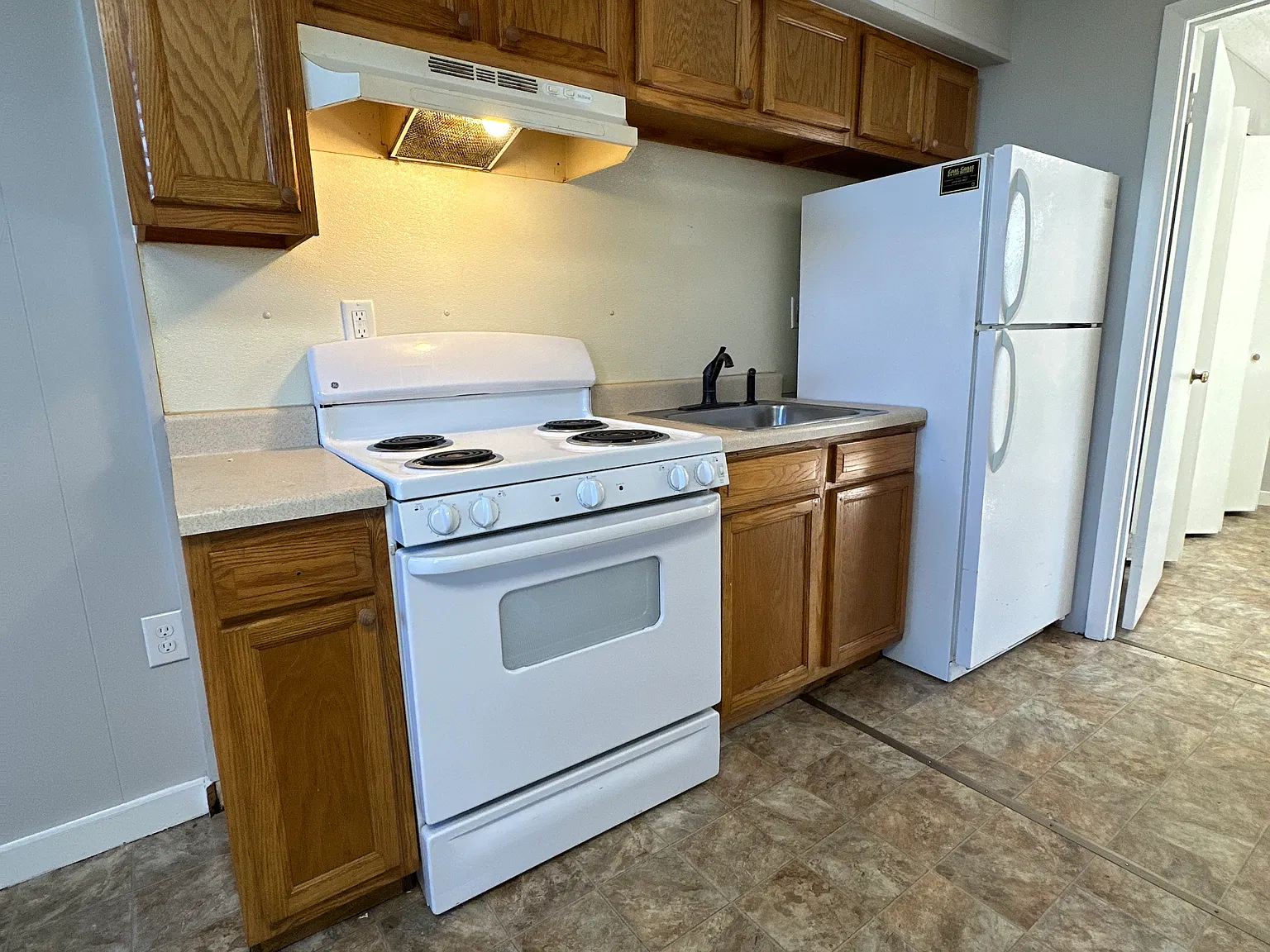 1 bed, 400 sqft, $1,125 — Photo 2