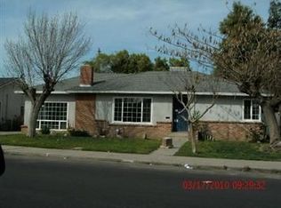 2141 Kenmore Dr W, Fresno, CA 93703