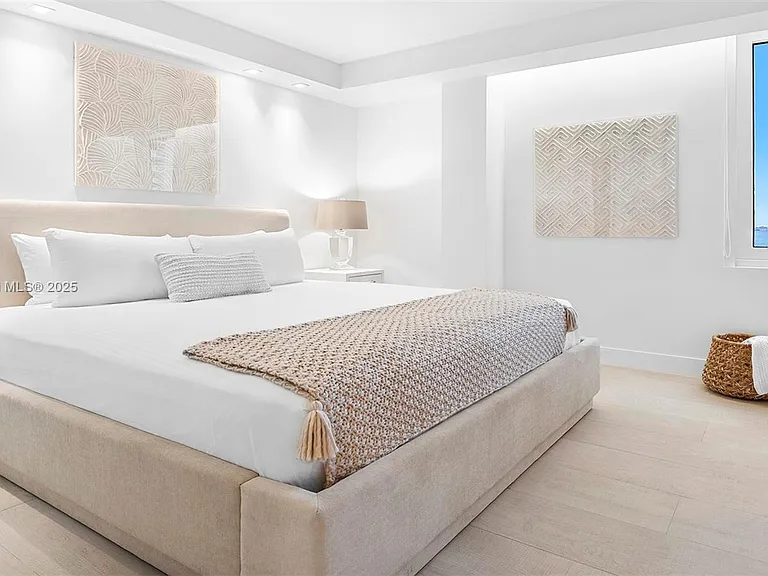 2301 Collins Ave #641 — Photo 23