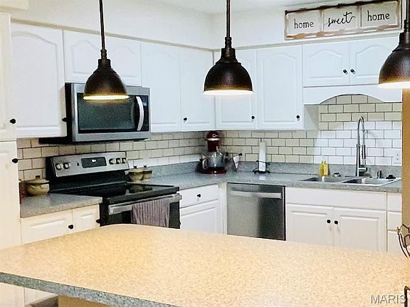 5th image of 1300 N Main St APT 204