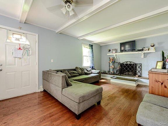 2nd image of 102 E 12th Street