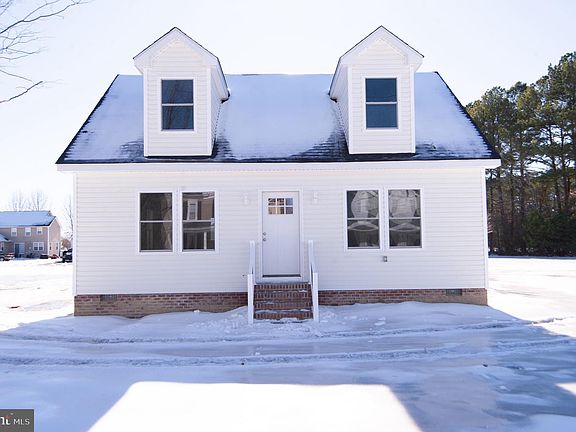 4th image of 107 Railroad Ave