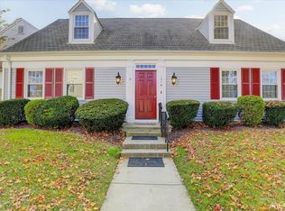 121 Lowell Ln #N, Monroe Township, NJ 08831