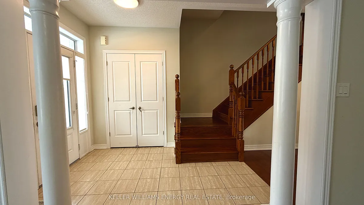 Building Photo - 53 Raven Cross Ave S #UPPER