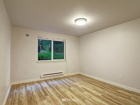 3rd image of 14006 NE 181st Pl APT B102