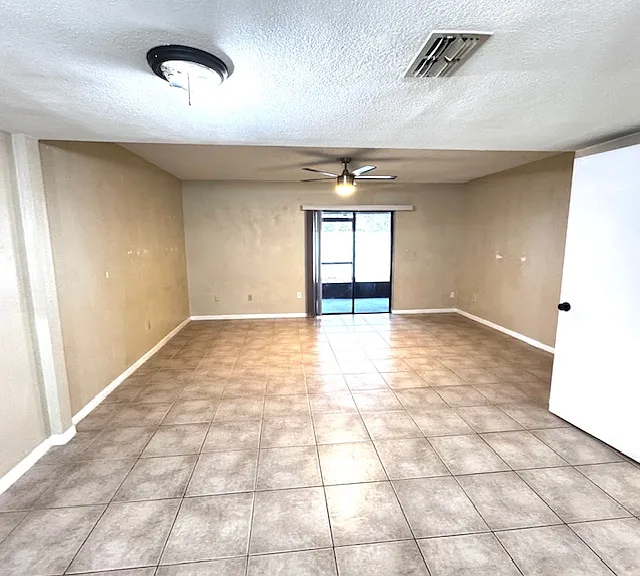 10128 Lake Oak Cir — Photo 3