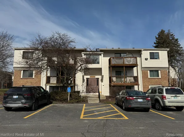 30022 W Twelve Mile Rd Unit 8, Farmington, MI 48334