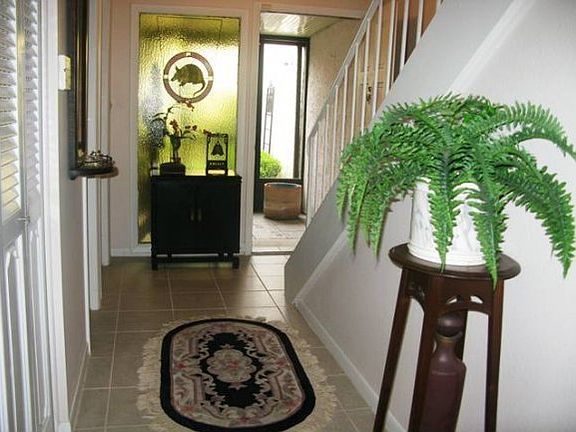 3rd image of 1847 N Harrison St #210