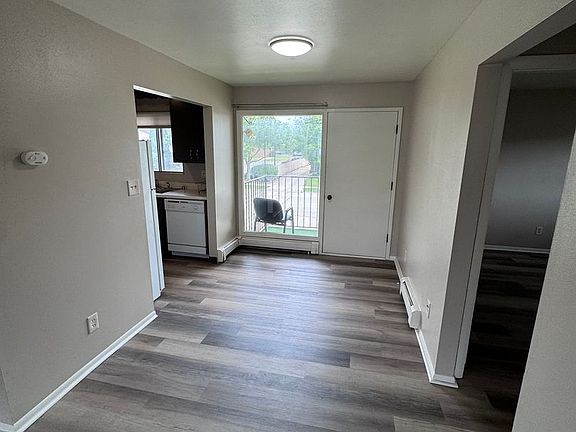 3rd image of 1735 15th Ave APT 8