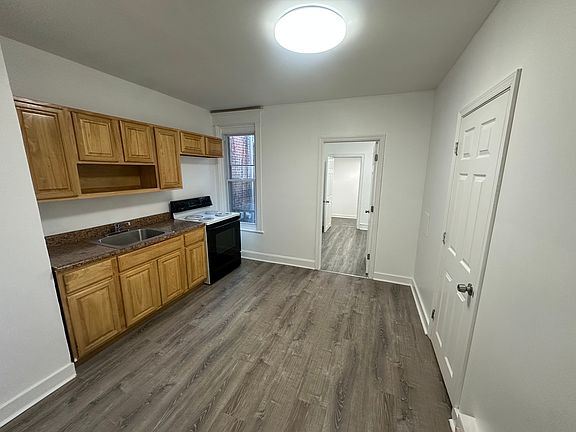 3rd image of 4827 D St Floor 1