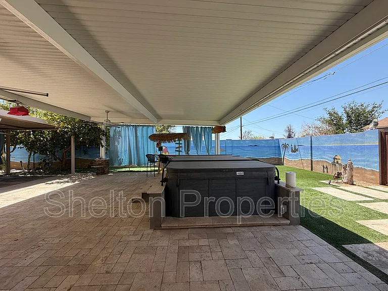 2514 E Fairmount Ave — Photo 45