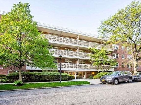 4th image of 45 Hill Park Ave