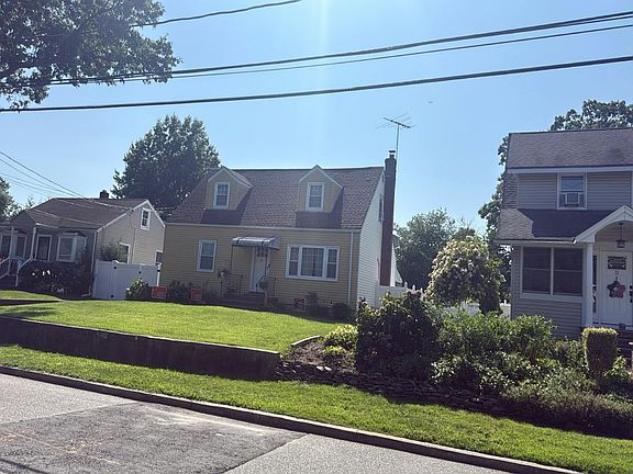 2nd image of 18 Frederick Ave