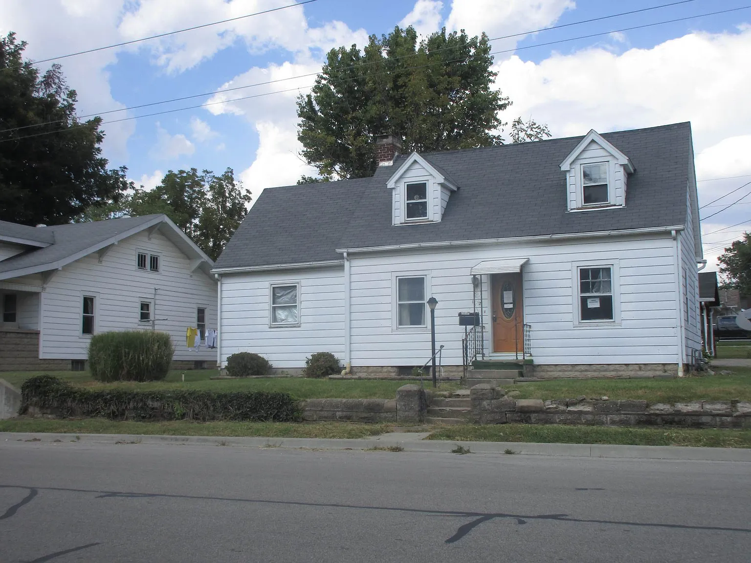 1102 E Van Trees St photo 1