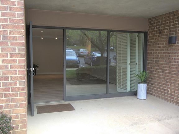 5th image of 11401 Commonwealth Dr APT T1