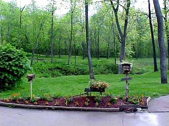 manicured landscaping