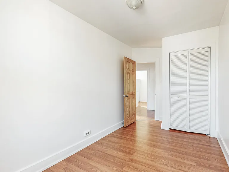 23-45 24th St #2R — Photo 11
