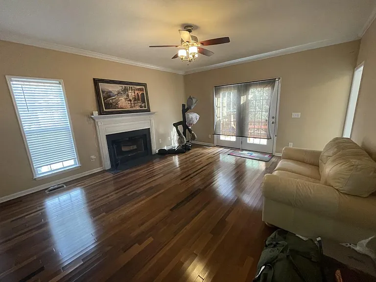 44 Hampton Springs Ct — Photo 12
