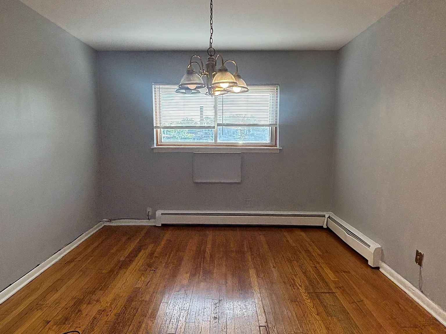 2 bed, 1.5 bath, 1025 sqft, $1,650 — Photo 2