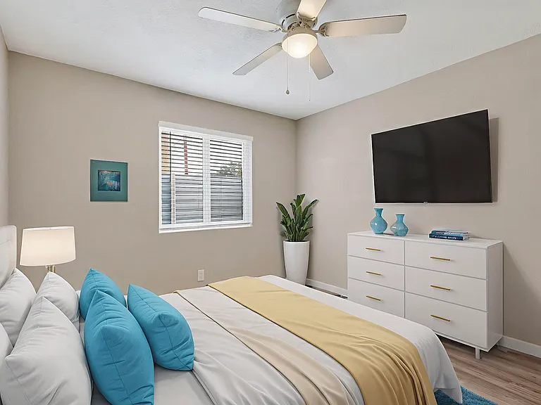 1812 Buena Vista Dr SE #4 — Photo 9