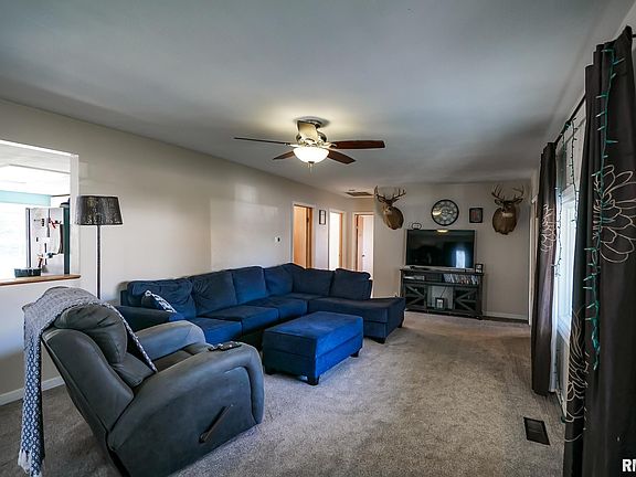 3rd image of 213 N 2nd St