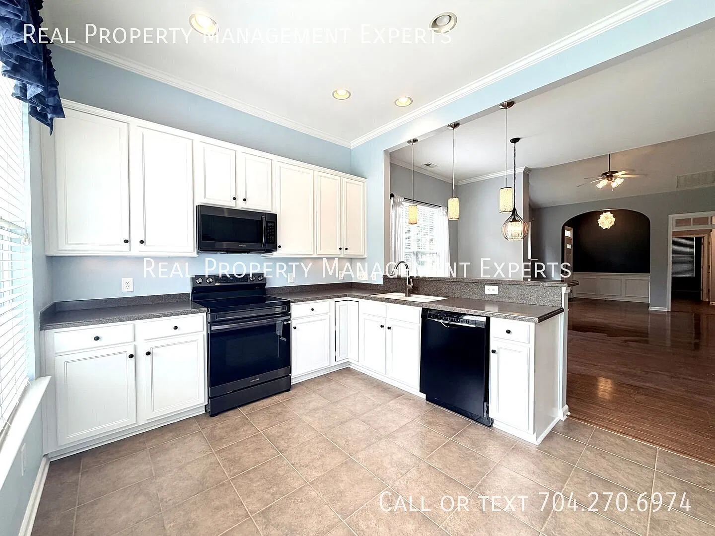 Beautiful 2BR/2BA townhouse in Belmont! — Photo 2