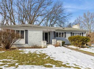 101 Washington Park Rd, Iowa City, IA 52245