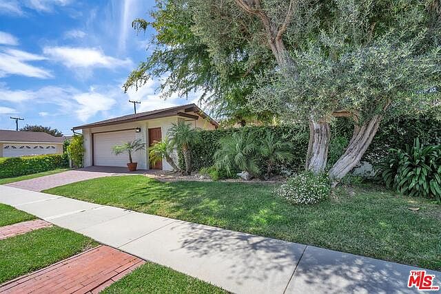 1st image of 27923 Golden Meadow Dr