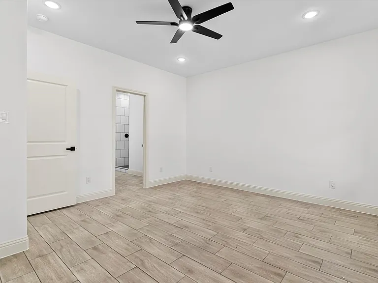 5105 Waterbury Ct — Photo 20