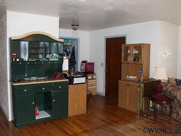 4th image of 3480 Earl Ave NE