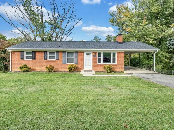 5329 Gieser Rd, Roanoke, VA 24018