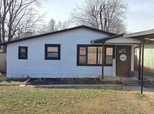 512 Ivanhoe St, Perry, OK 73077