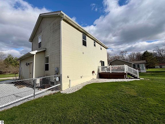 5th image of 13422 Jennifer Dr