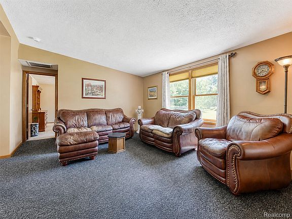 2nd image of 13129 Evelyn Ct
