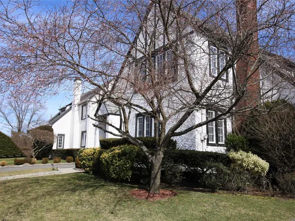 16 Kensington Court, Hempstead, NY 11550