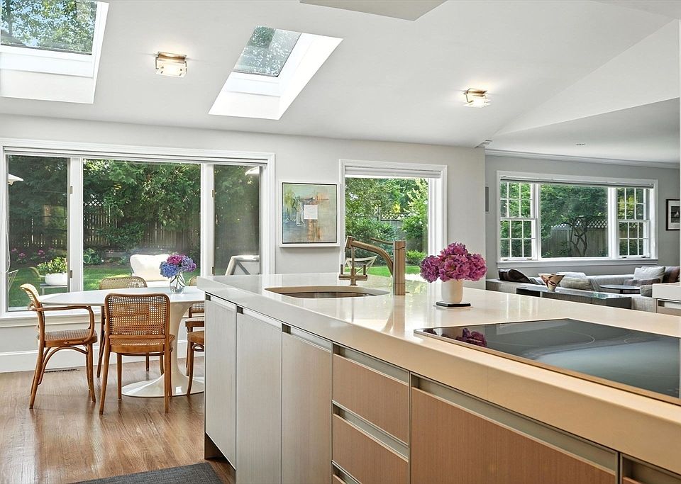 1st image of 29 Englewood Rd