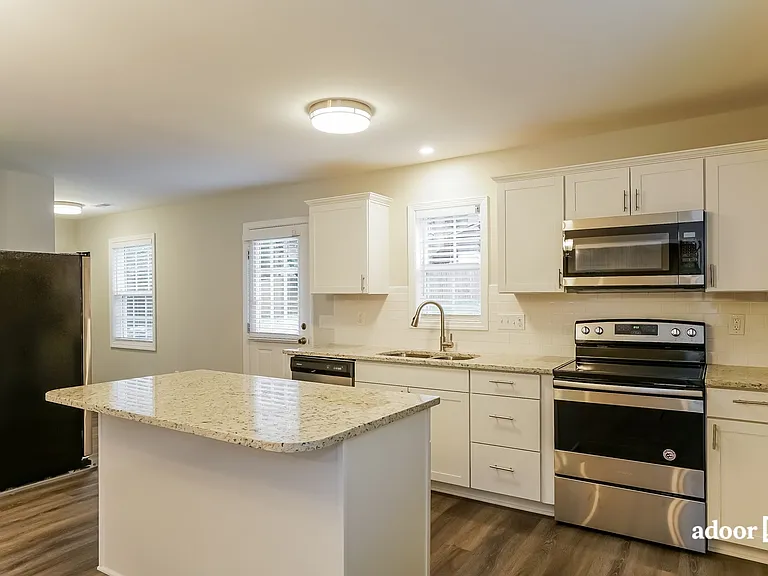 2524 Baney Ct — Photo 2