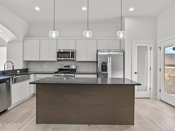 5th image of 100 Monticello St