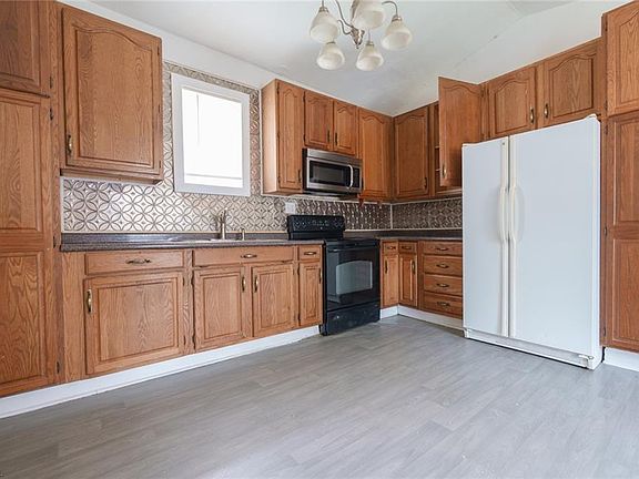 5th image of 250 Pinner St