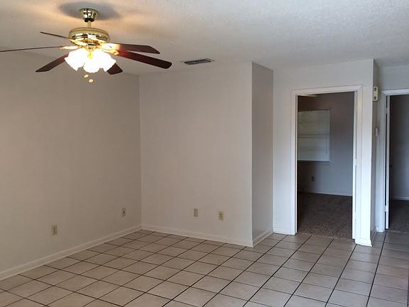 3rd image of 3011 Dundee Rd #B